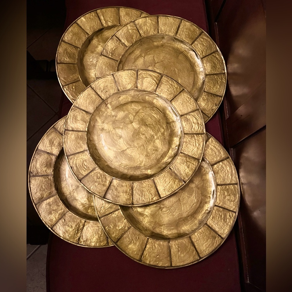 New!!! Set of 5 KIM SEYBERT
Round Capiz in Golden Color